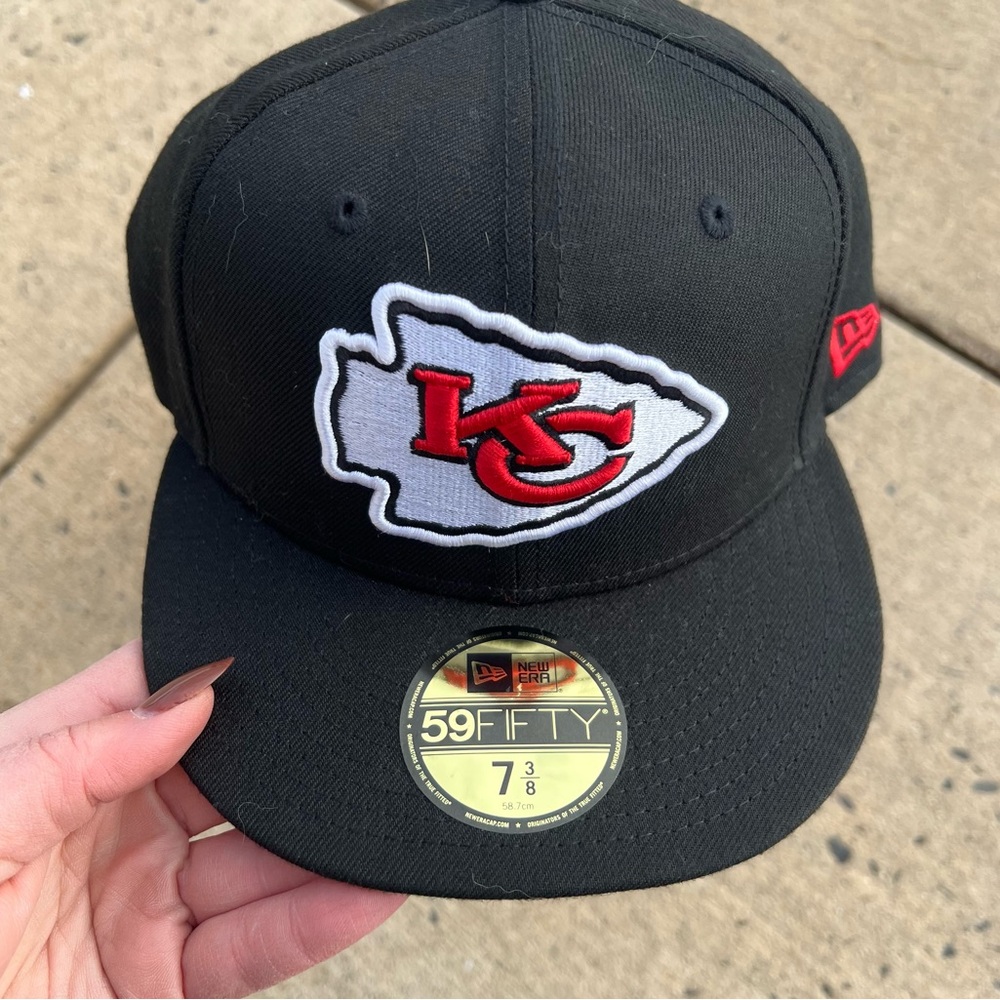 New Era 59Fifty Black Kansas City Chiefs Logo Fitted Hat Size 7 3/8